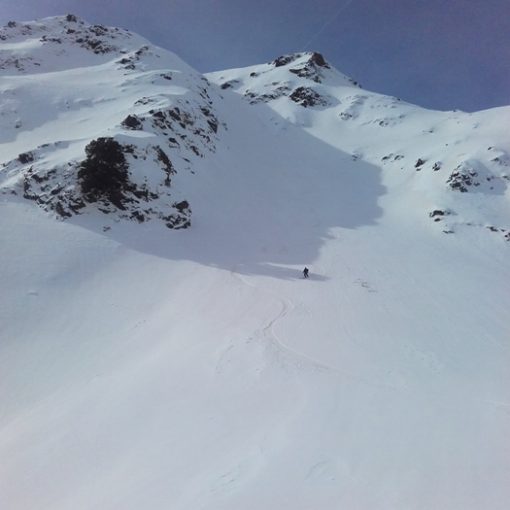 Descente hors piste du couloir de Coume Lounque La Mongie